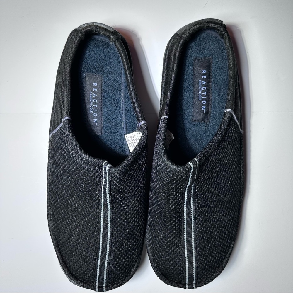 Reaction by Kenneth Cole Slippers with durable rubber sole Medium Like New
